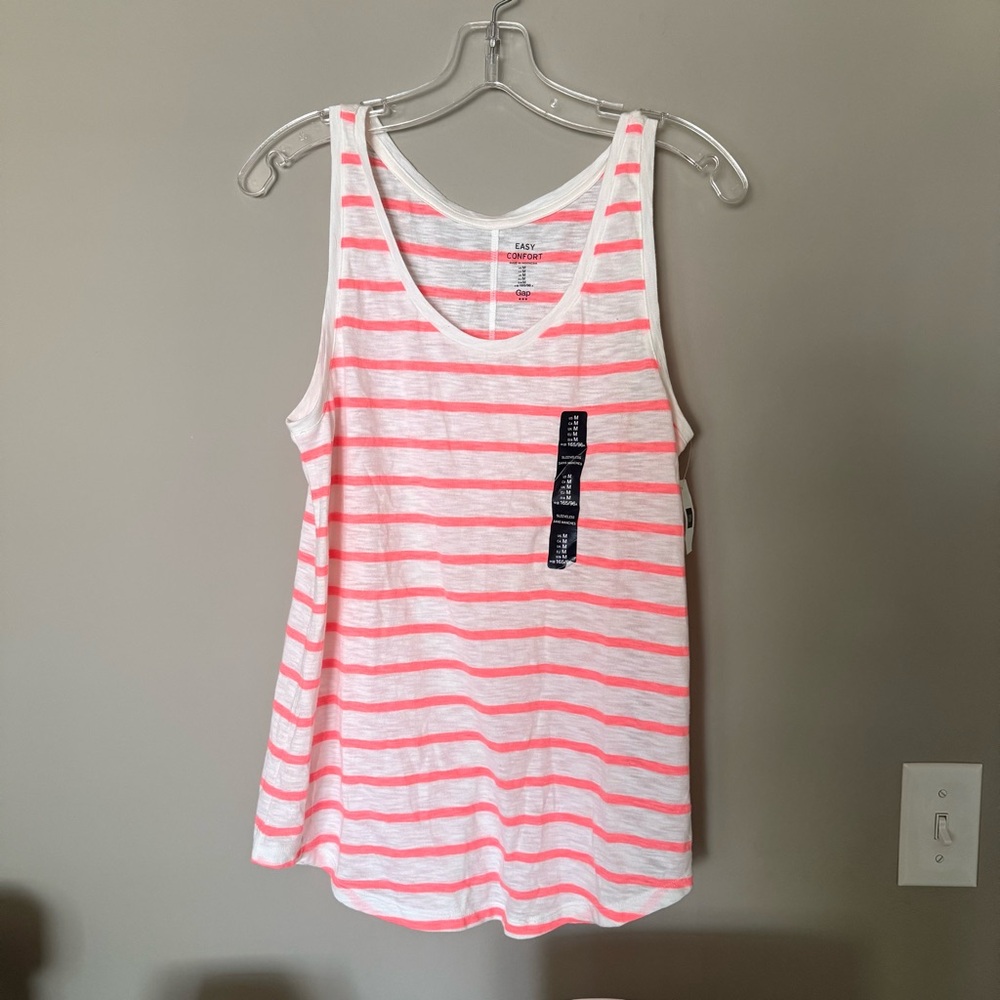 NWT Gap Confort Size M Striped White and Pink Tank